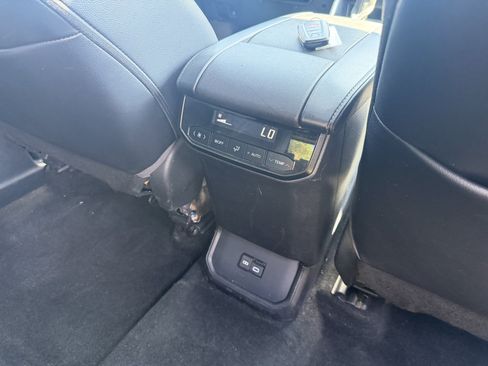 Used 2023 Toyota Highlander XSE AWD/4WD image 27
