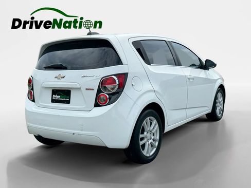 Used 2015 Chevrolet Sonic LT w/ Fun and Sun Package FWD image 5