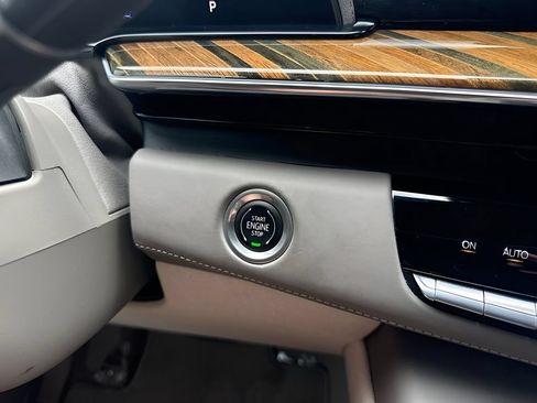 Used 2023 Cadillac Escalade Sport Platinum AWD/4WD image 27