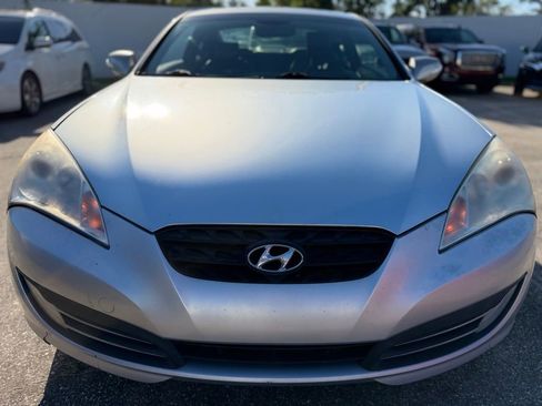 Used 2012 Hyundai Genesis 3.8 RWD image 8