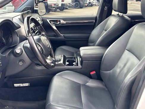 Used 2022 Lexus GX 460 Luxury w/ Off Road Package AWD/4WD image 27