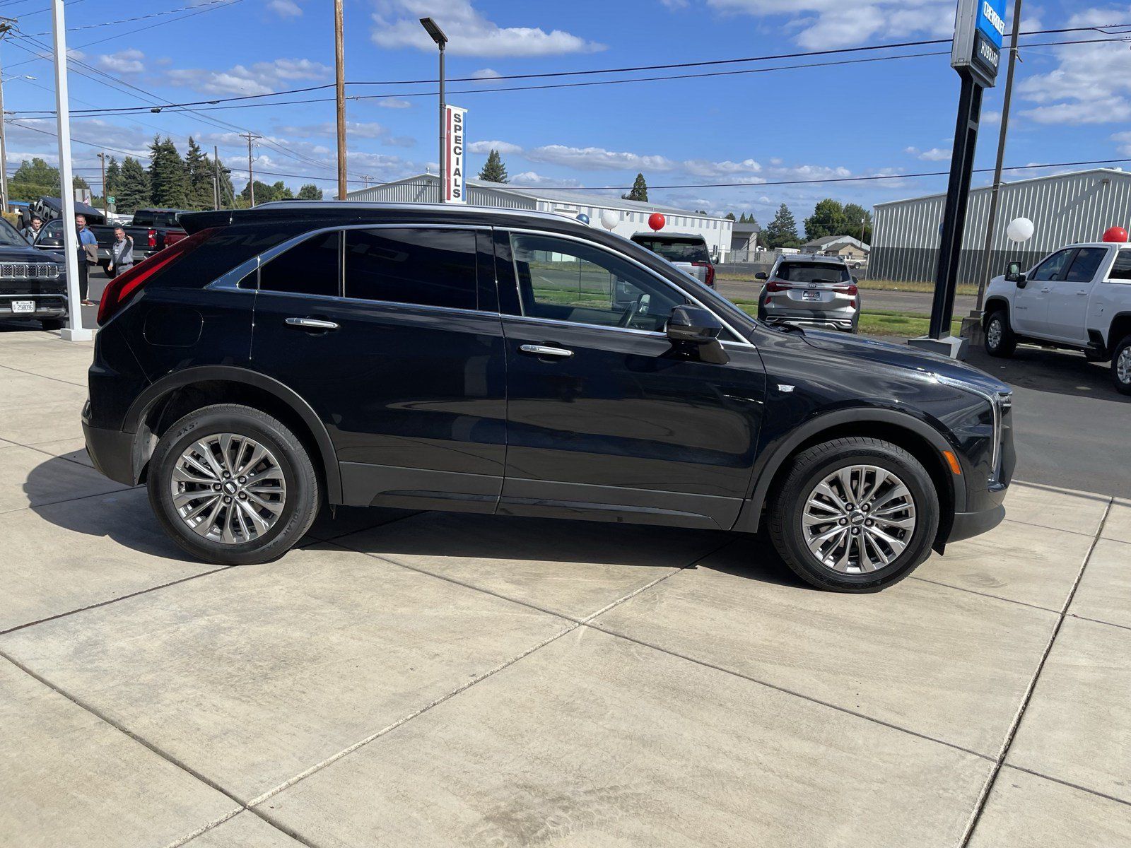 Used 2024 Cadillac XT4 Premium Luxury AWD/4WD image 6