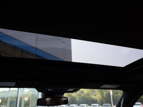 Used 2023 Chevrolet Silverado 1500 High Country w/ Z71 Off-Road Package image 18