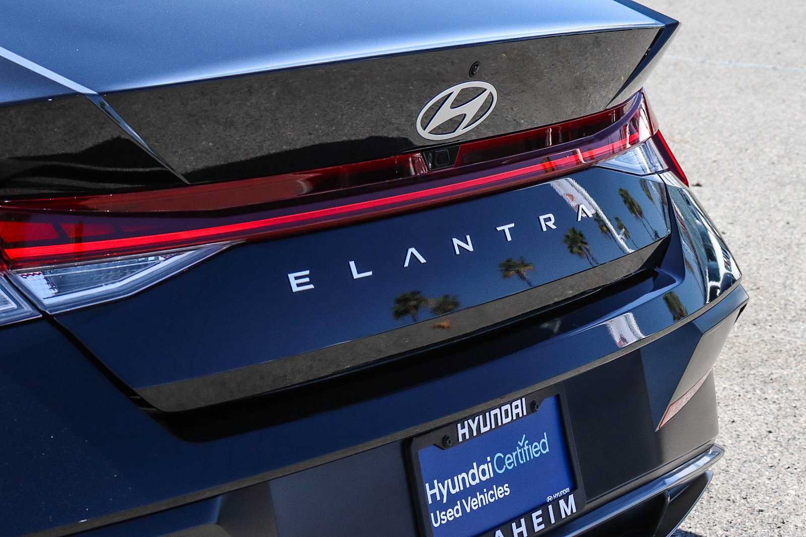 Used 2025 Hyundai Elantra SEL FWD image 12