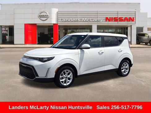 Used 2024 Kia Soul LX w/ Option Group 015 FWD image 9