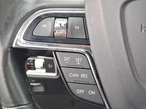 Used 2022 Lincoln Nautilus Reserve w/ Monochromatic Package image 23