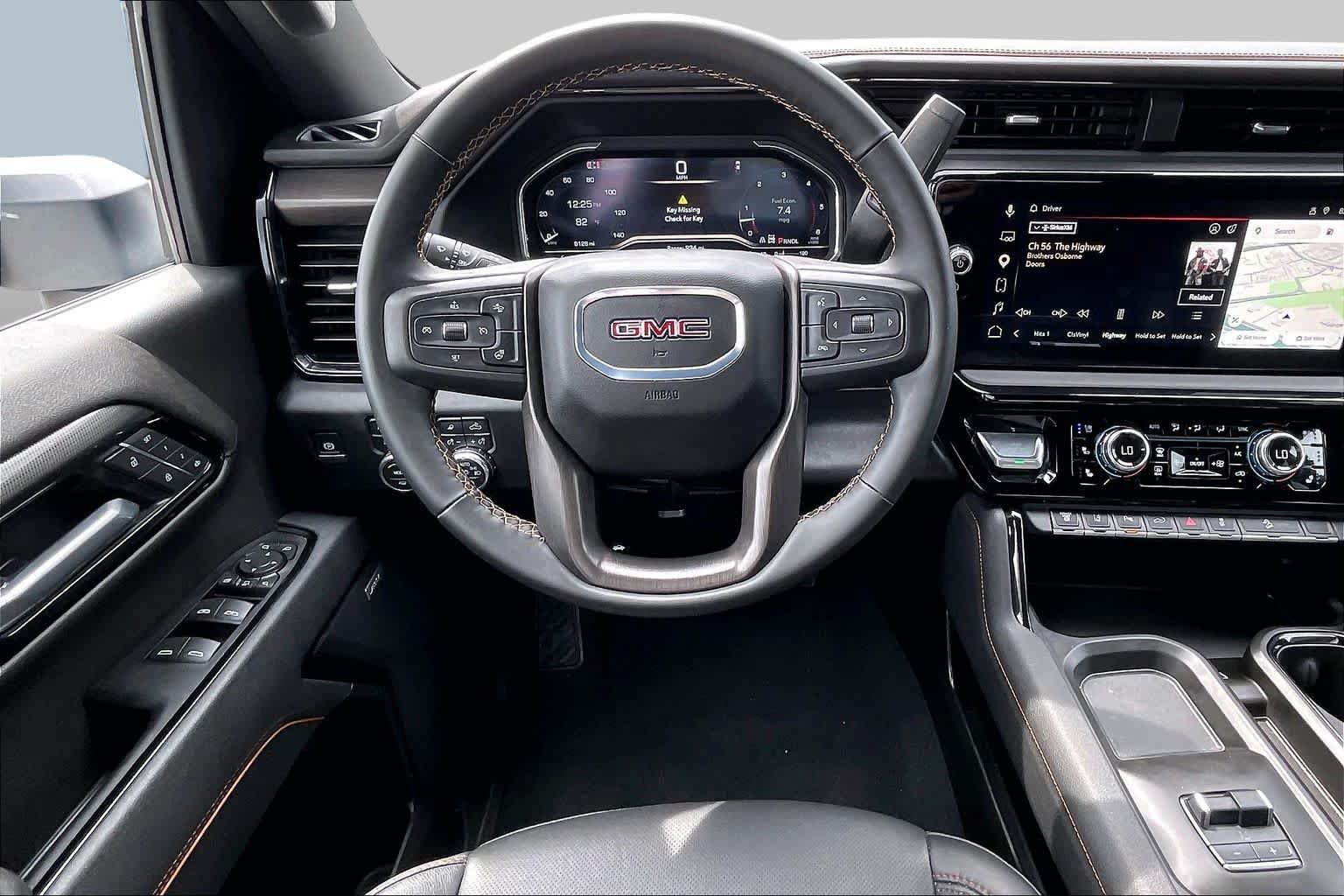 Used 2025 GMC Sierra 2500 AT4 AWD/4WD image 6