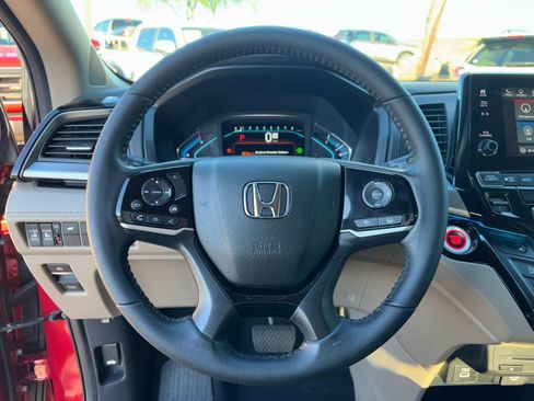 Used 2023 Honda Odyssey Touring image 20