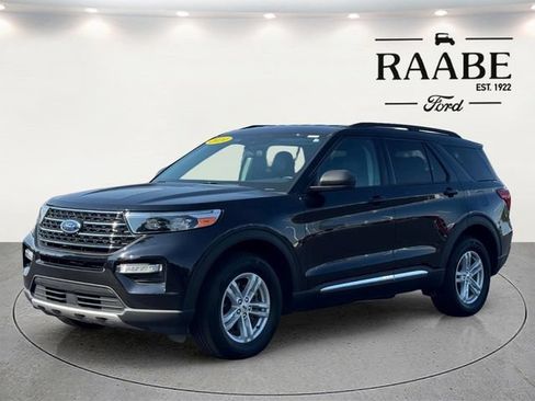 Used 2024 Ford Explorer XLT w/ Equipment Group 202A AWD/4WD image 3