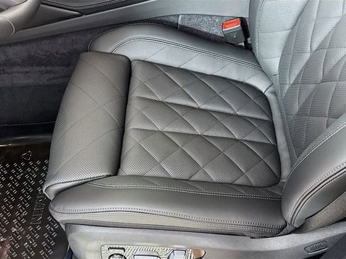 New 2026 BMW X6 xDrive40i w/ Climate Comfort Package image 20