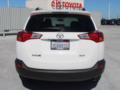 Used 2014 Toyota RAV4 XLE FWD image 4