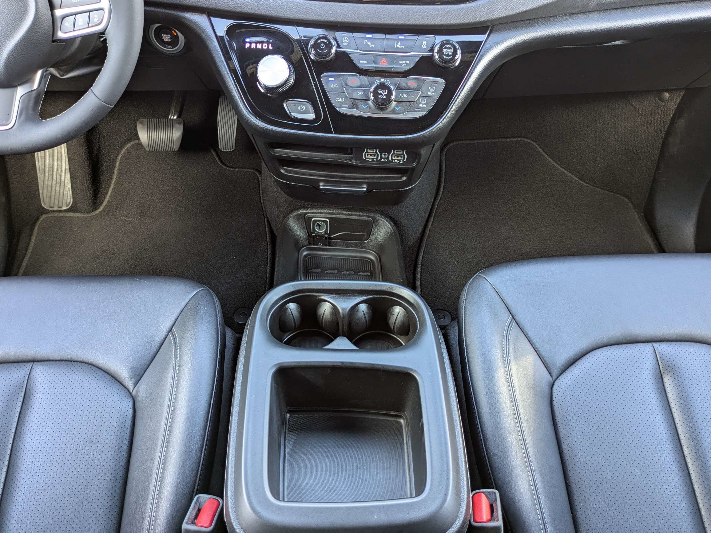 Used 2025 Chrysler Pacifica Select FWD image 19