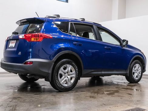 Used 2015 Toyota RAV4 LE AWD/4WD image 9