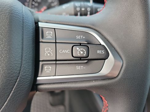 Used 2025 Jeep Compass Trailhawk AWD/4WD image 22