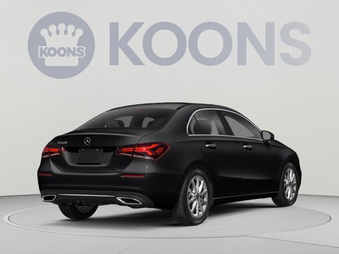 Used 2022 Mercedes-Benz A 220 4MATIC image 2