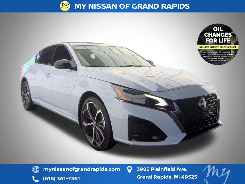 Used 2025 Nissan Altima 2.5 SR AWD/4WD image 39