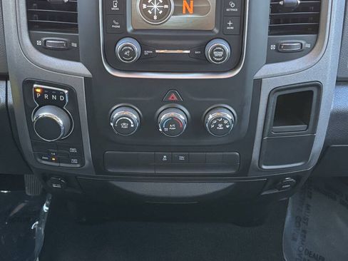 Used 2018 RAM 1500 Express AWD/4WD image 30