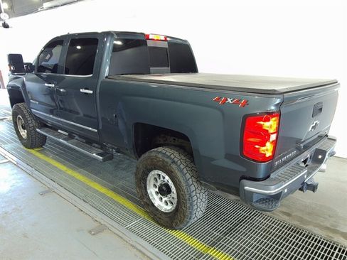 Used 2019 Chevrolet Silverado 2500 LTZ w/ Duramax Plus Package AWD/4WD image 4