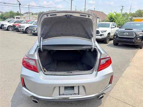 Used 2016 Honda Accord Touring image 4