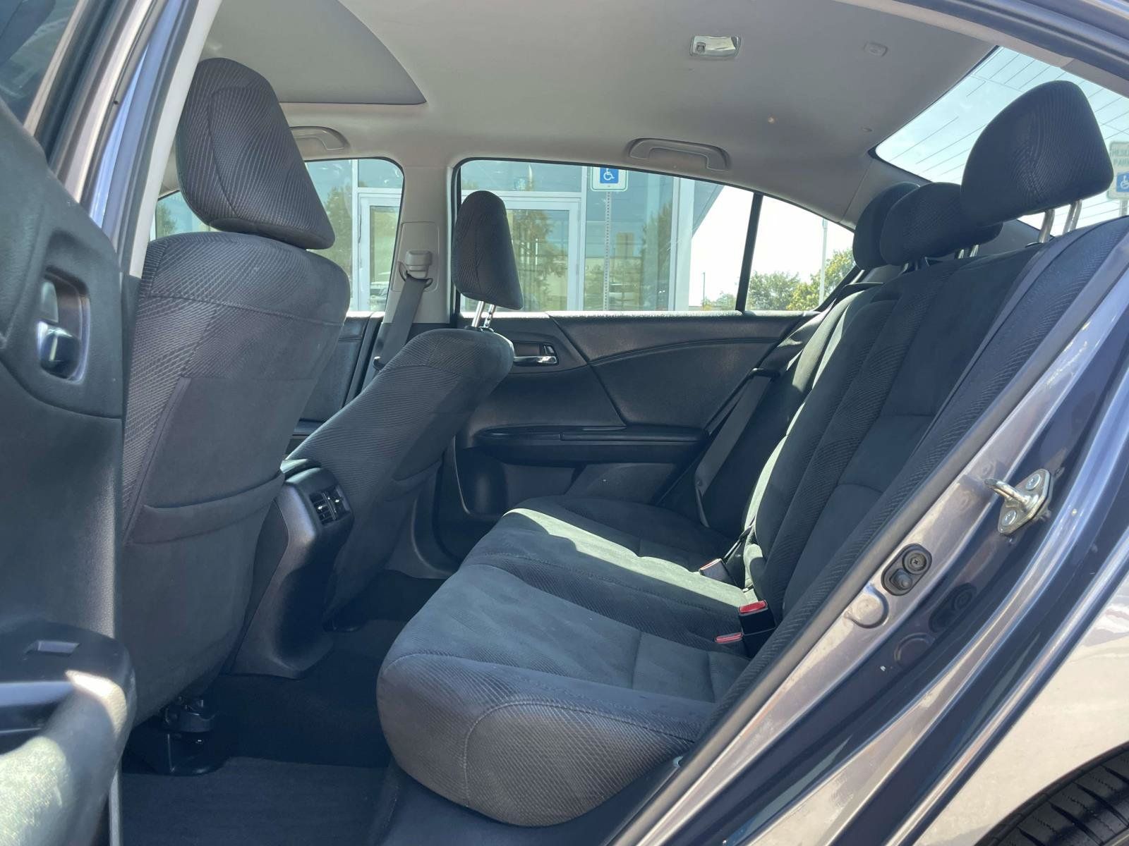 Used 2017 Honda Accord EX image 9
