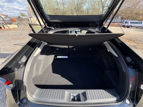 Used 2025 Toyota Prius LE image 27