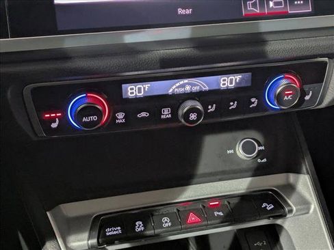 Used 2022 Audi Q3 2.0T Premium w/ Convenience Package image 15