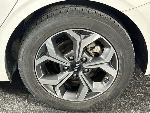 Used 2019 Kia Forte LXS image 14