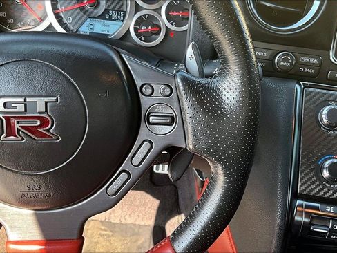 Used 2015 Nissan GT-R Premium AWD/4WD image 11