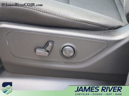 Used 2023 RAM 1500 Big Horn AWD/4WD image 23