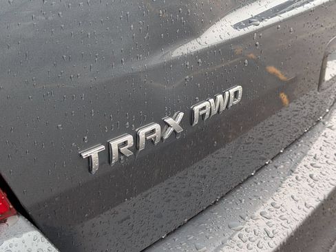 Used 2021 Chevrolet Trax LT AWD/4WD image 9