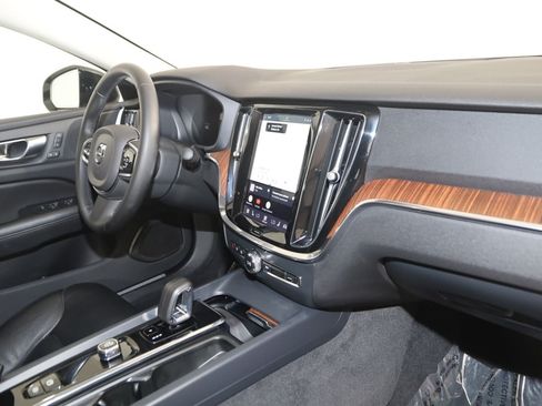 Used 2024 Volvo S60 B5 Plus AWD/4WD image 38