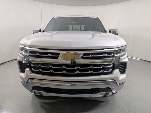 Used 2022 Chevrolet Silverado 1500 LTZ w/ Technology Package RWD image 2