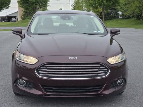 Used 2013 Ford Fusion SE FWD image 2