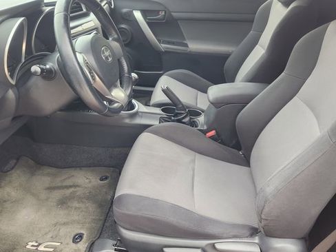 Used 2015 Scion tC FWD image 9