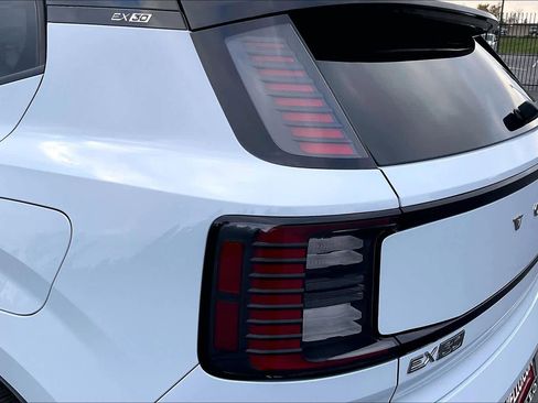 Used 2025 Volvo EX30 Ultra image 32