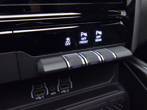 New 2026 RAM 1500 4x4 Crew Cab image 26