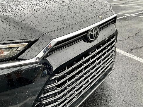 Used 2025 Toyota Grand Highlander AWD image 34