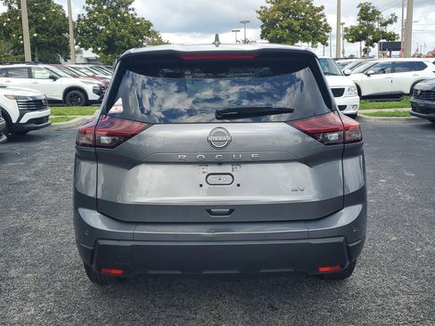 Certified 2024 Nissan Rogue SV FWD image 5