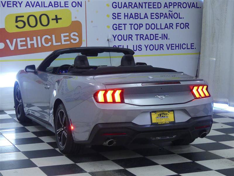 Used 2025 Ford Mustang Premium RWD image 5