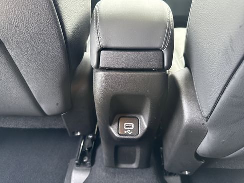 Used 2023 Jeep Renegade Limited AWD/4WD image 32