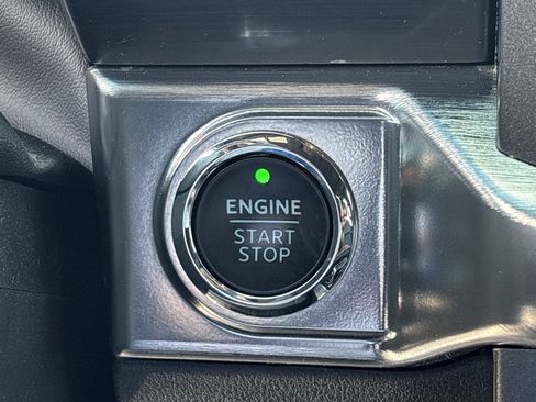 Used 2023 Ford F150 Lariat w/ Equipment Group 502A High AWD/4WD image 30