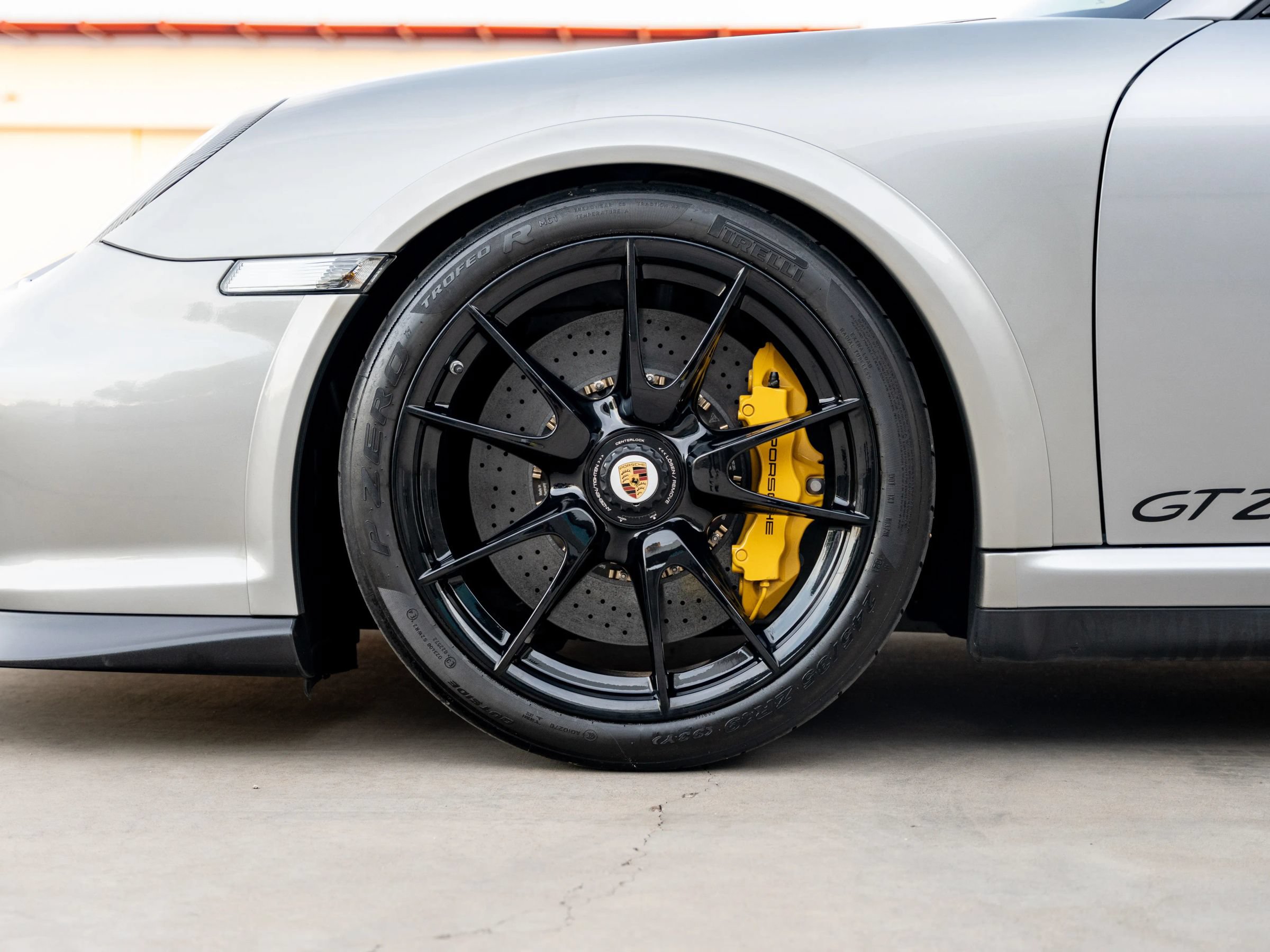 Used 2011 Porsche 911 GT2 RS RWD image 28