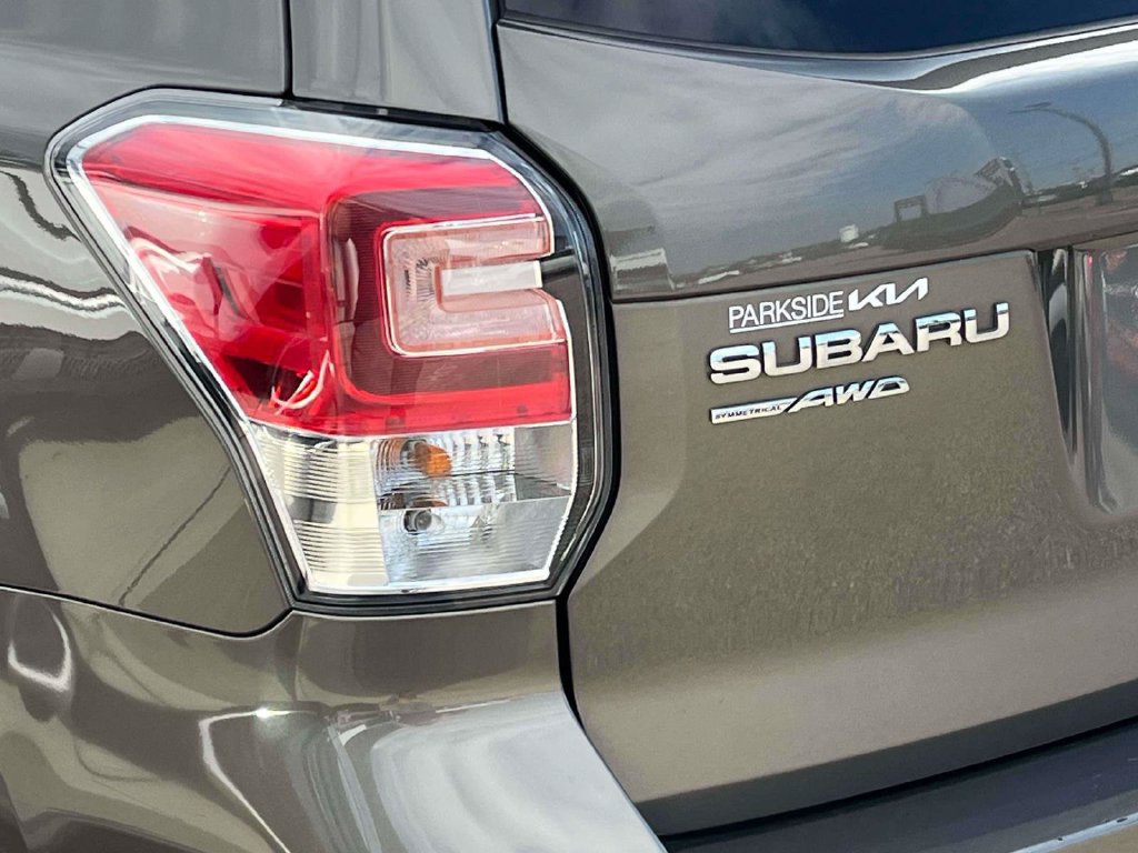 Used 2018 Subaru Forester 2.5i Touring AWD/4WD image 37