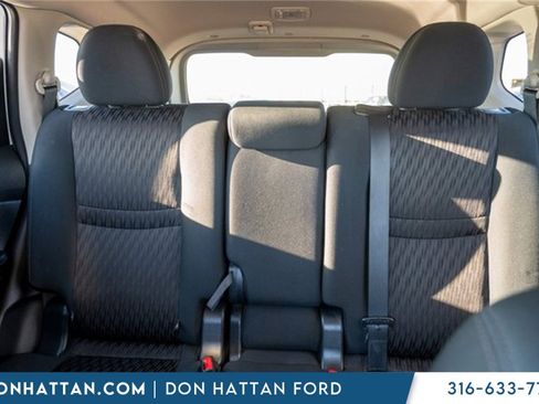 Used 2018 Nissan Rogue SV image 18