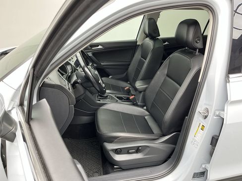 Used 2019 Volkswagen Tiguan SEL Premium R-Line FWD image 9