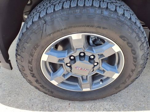 New 2025 GMC Sierra 2500 SLT w/ Texas SLT Premium Package image 9