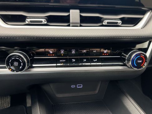 New 2026 Chevrolet Equinox LT image 24