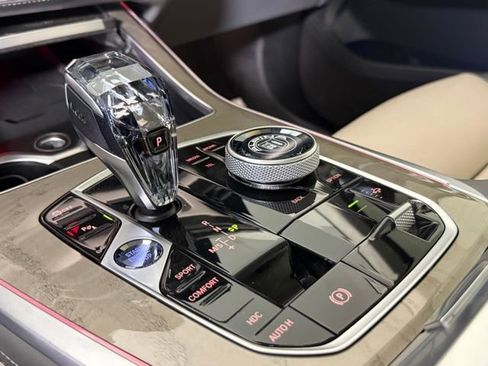 Used 2024 BMW ALPINA XB7 image 18