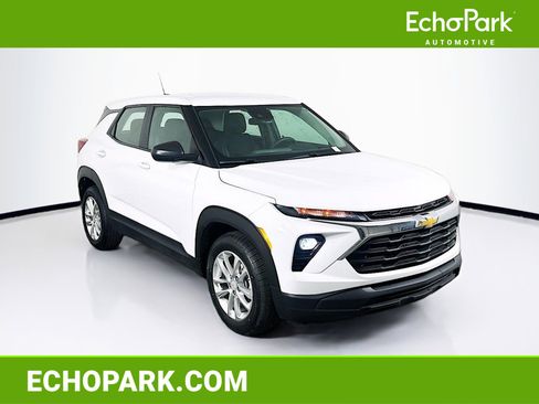 Used 2024 Chevrolet TrailBlazer LS image 1