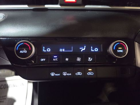 Used 2022 Hyundai Elantra SEL FWD image 16